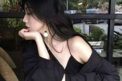 水泥妹：2017年靠卖惨走红被揭穿后老公与她离婚不再陪其演戏